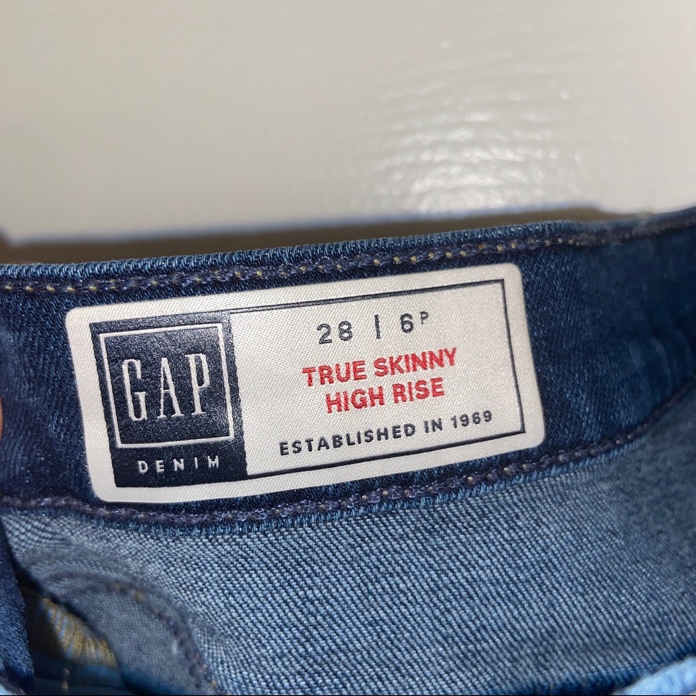 GAP True Skinny High Rise Jeans Petite - Picture 5 of 7